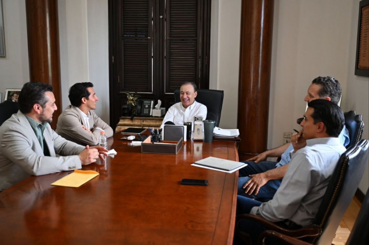 El gobernador Alfonso Durazo Montaño y el director de la Conade, Rommel Pacheco, impulsan el fortalecimiento del deporte en Sonora mediante el convenio entre el Gobierno de Sonora y la Conade, estableciendo una coordinación directa con el Gobierno de México
